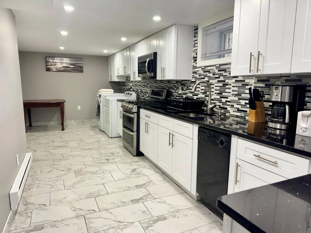 Apartment 2-Bedroom Sleeps 6 Stay Near Ewr & American Dream Newark