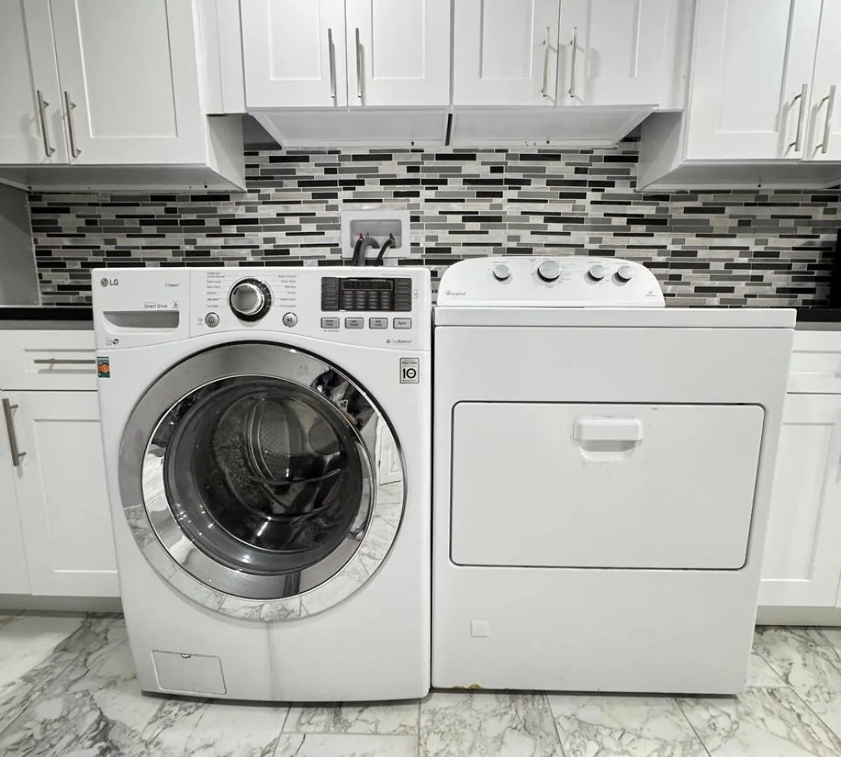 2-Bedroom Sleeps 6 Stay Near Ewr & American Dream Newark